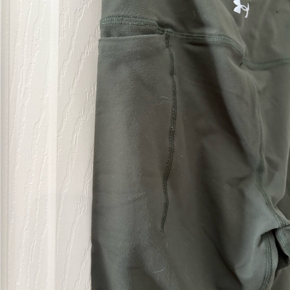 Under armour dark green fitted leggings size medium 26” inseam - Picture 7 of 12